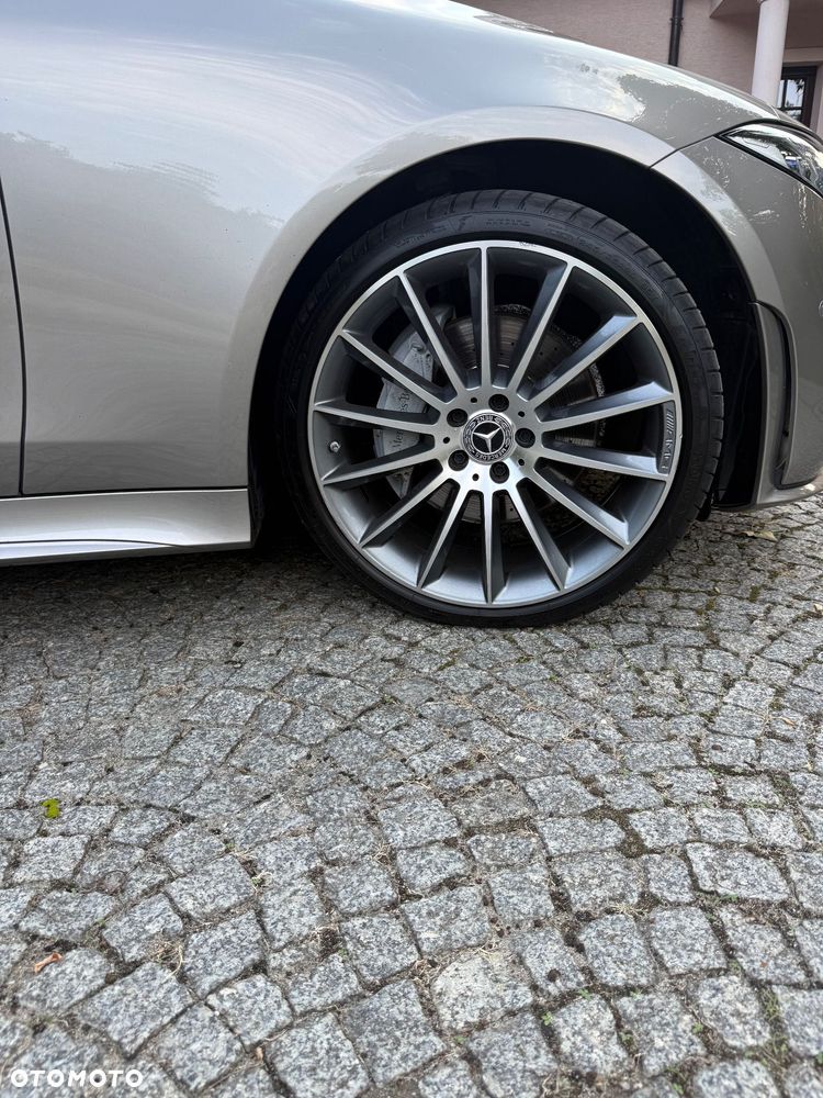 Mercedes-Benz CLS 220 d AMG - 4