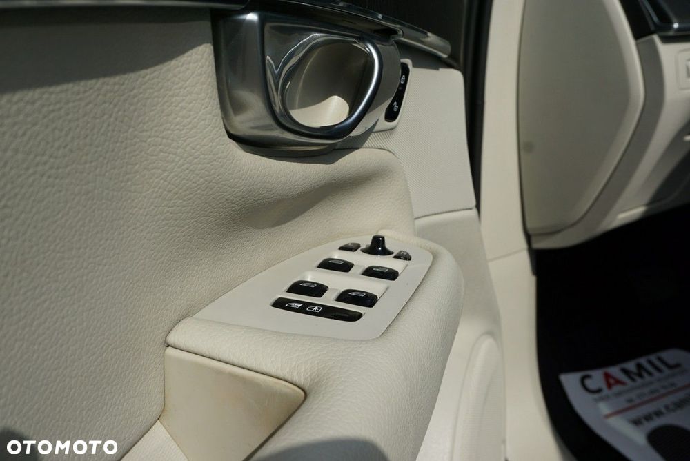 Volvo XC 90 - 12