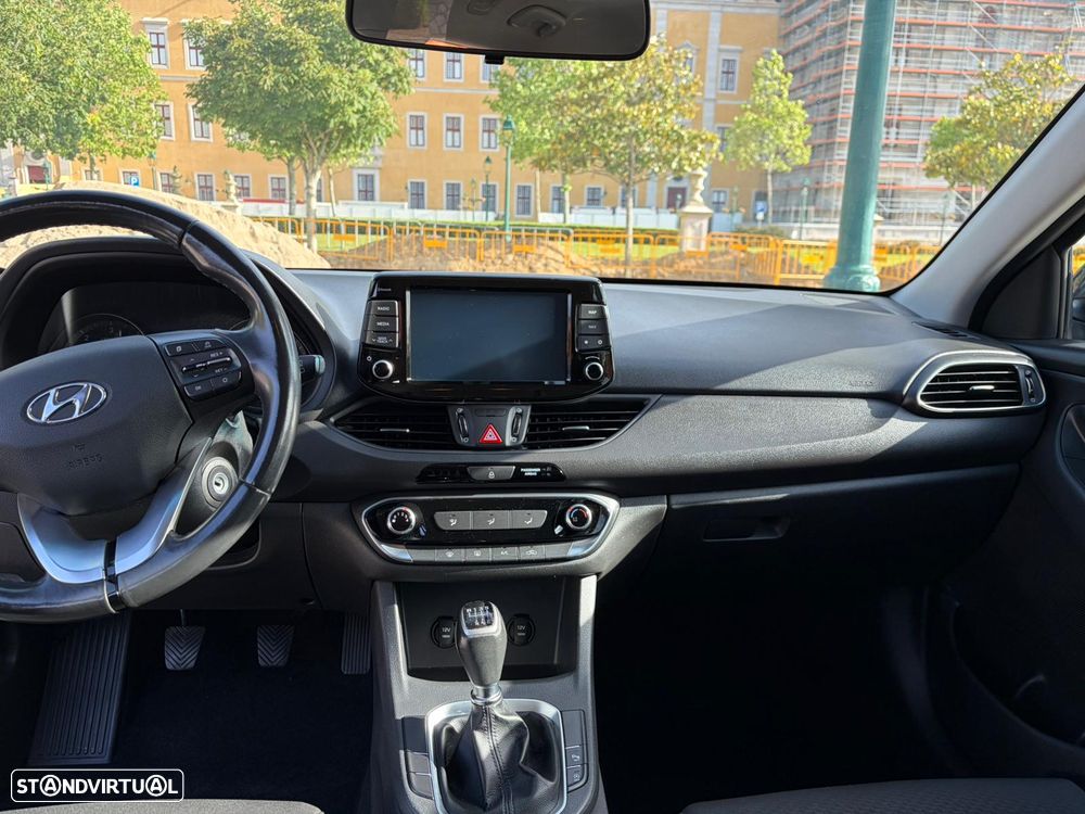 Hyundai i30 SW 1.6 CRDi Style+Navi - 10