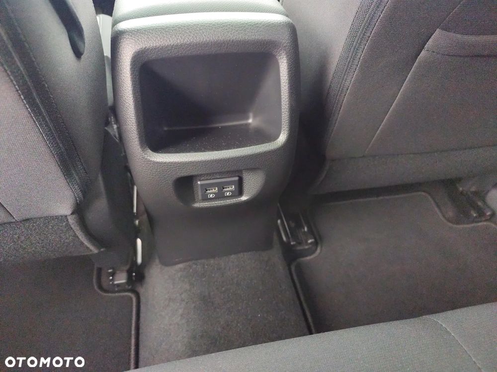 Nissan Qashqai 1.3 DIG-T N-Connecta EU6d - 24