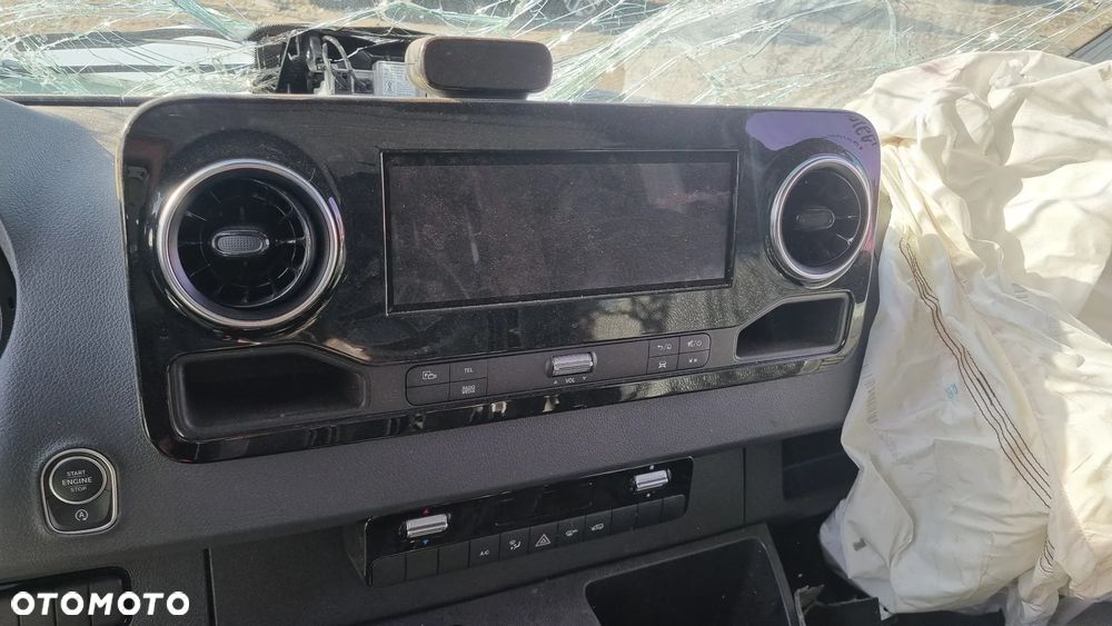 Mercedes-Benz Sprinter - 20