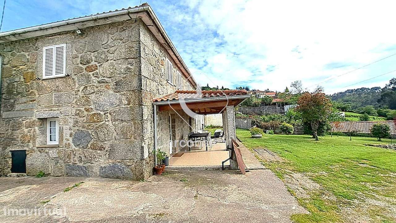 Moradia T3+T1 com logradouro+anexo arrumos e garagem, Bico, Paredes de - Grande imagem: 5/35