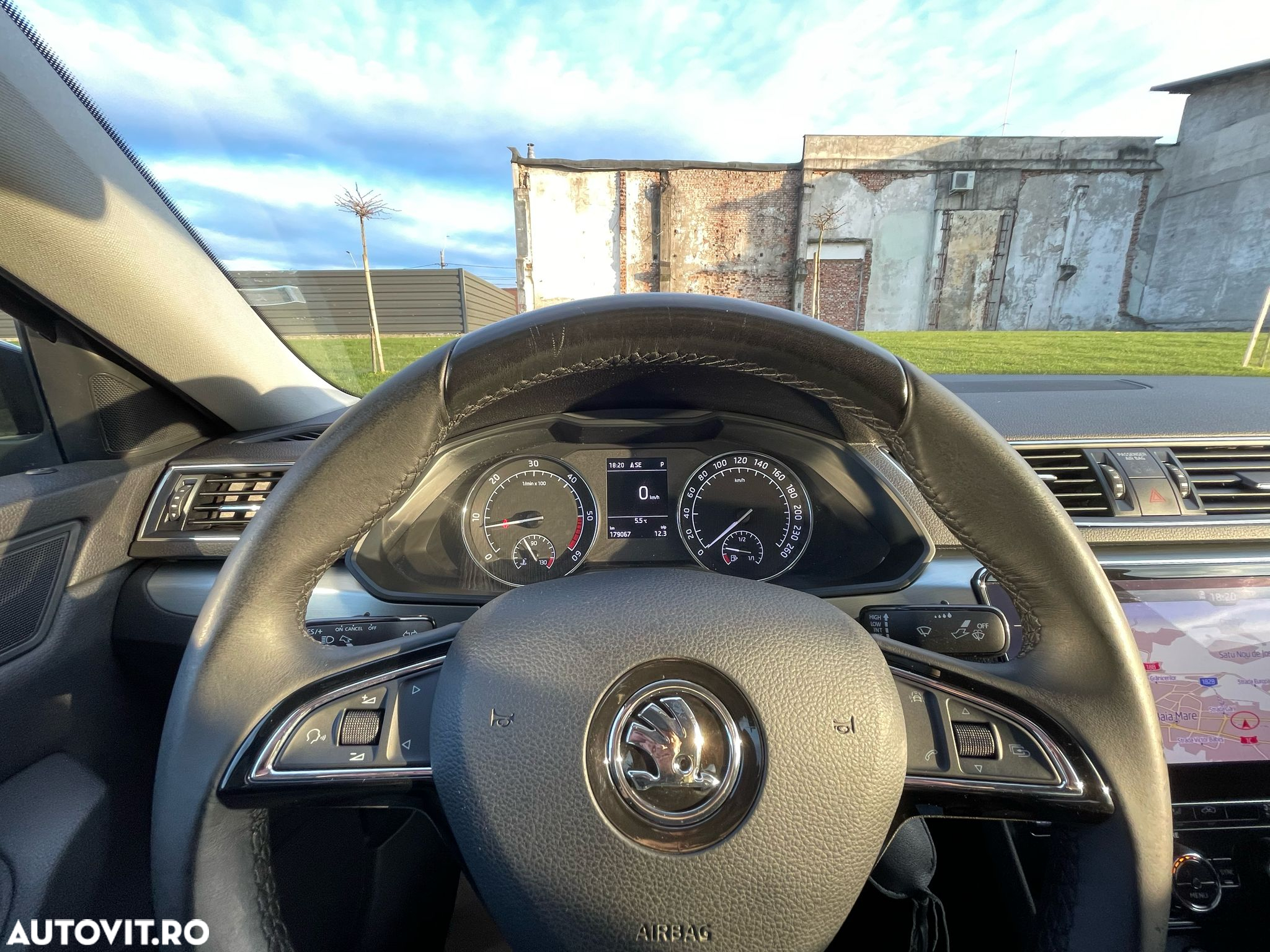 Skoda Superb 2.0 TDI DSG Premium Edition - 16