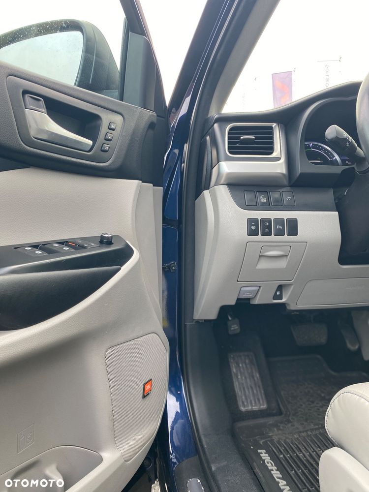 Toyota Highlander - 12