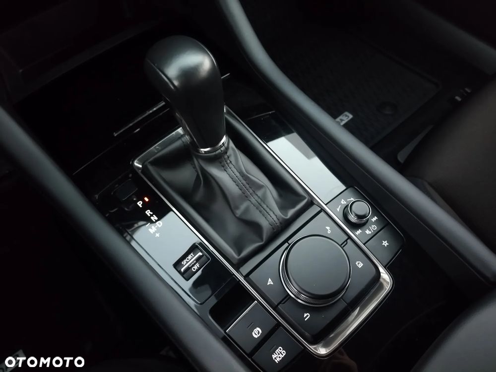 Mazda 3 2.0 mHEV Hikari - 10