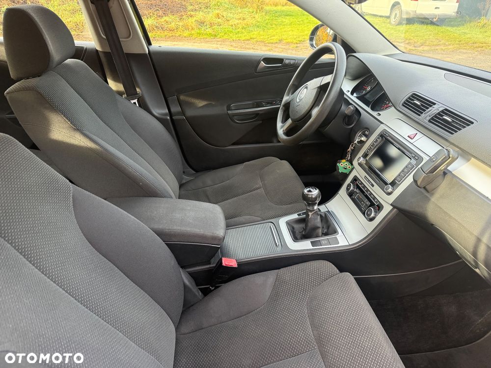 Volkswagen Passat 1.6 TDI Comfortline - 31