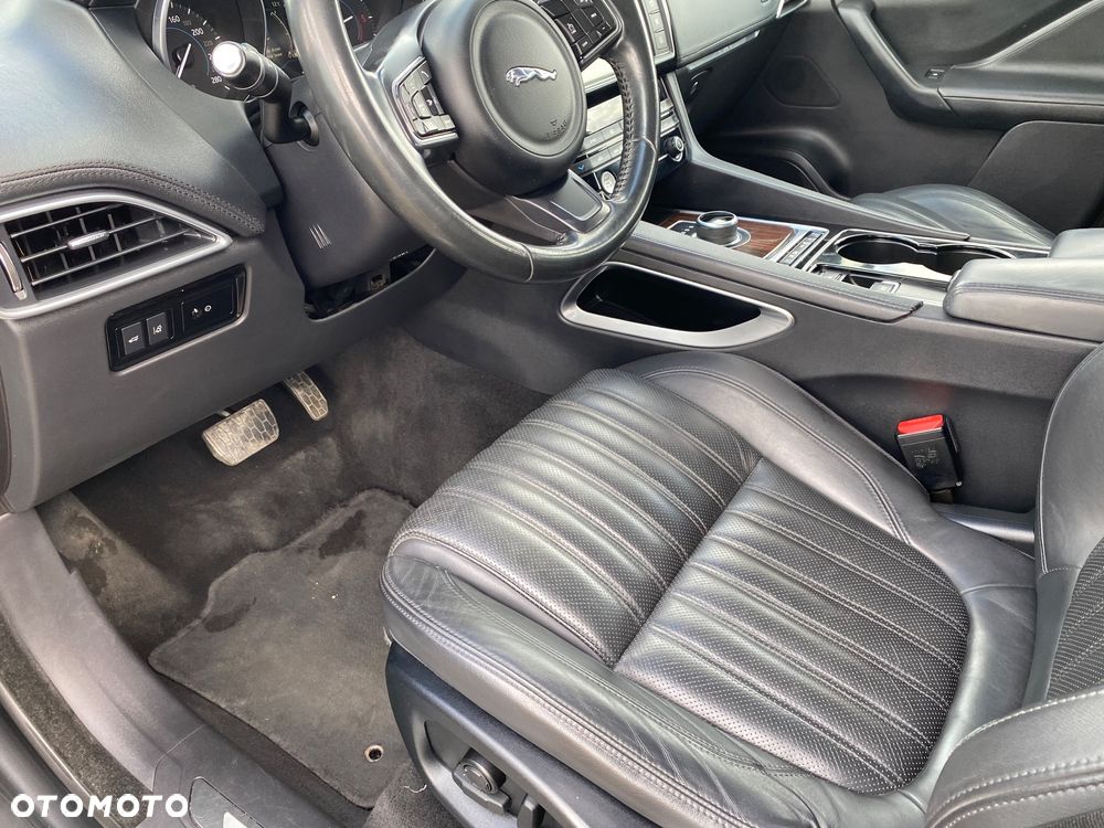 Jaguar F-Pace 20d AWD Prestige - 23