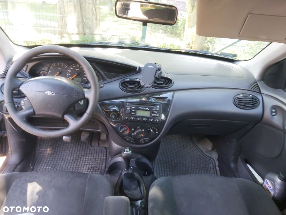Ford Focus 1.6 Ghia - 4