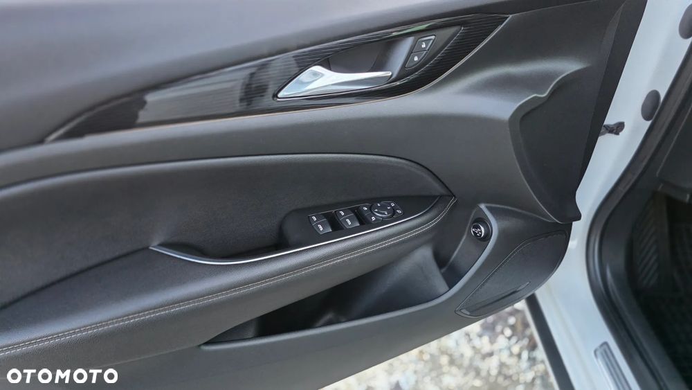 Opel Insignia - 10
