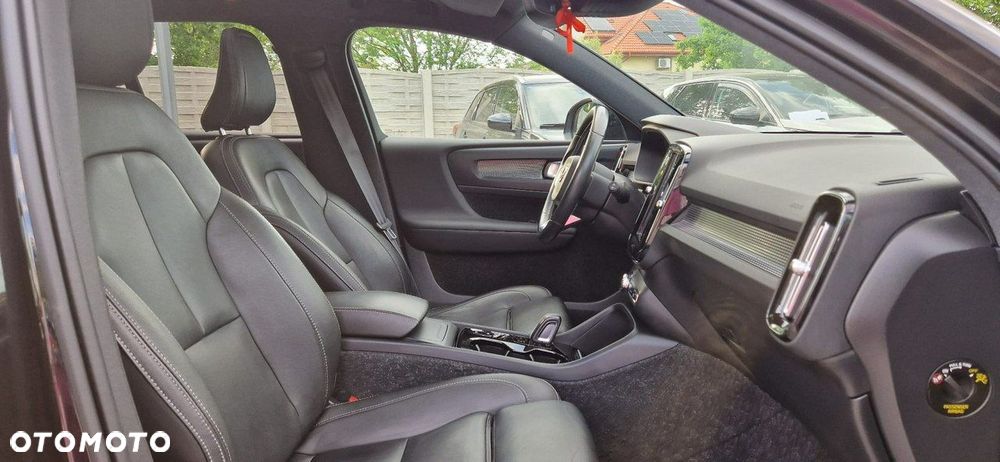 Volvo XC 40 - 32