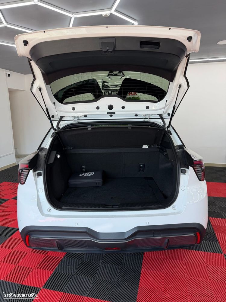 MG MG4 64 kWh Luxury - 21