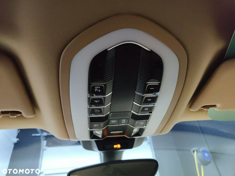 Porsche Macan S - 26