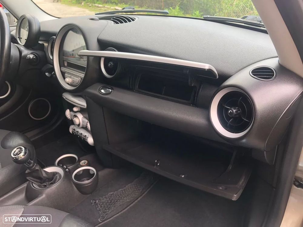 MINI 3 Portas Cooper D - 33