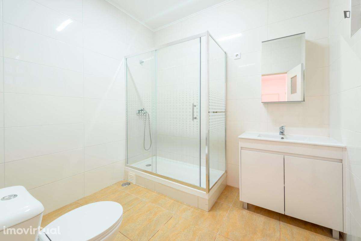 Quarto - localizado em Telheiras Lisbon - Grande imagem: 5/14