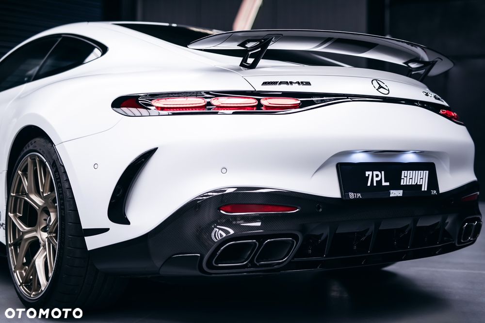 Mercedes-Benz AMG GT - 8