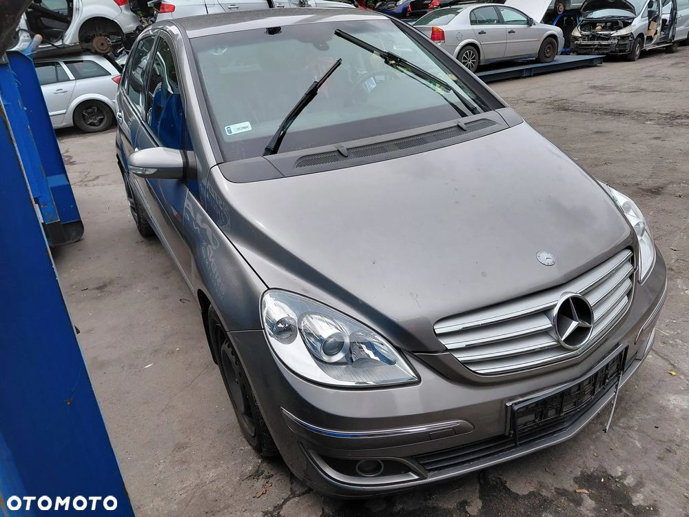 Na części: Mercedes Benz B 200 CDI Rok 2005 Pojemność 1992  Moc 103 kw Diesel - 1