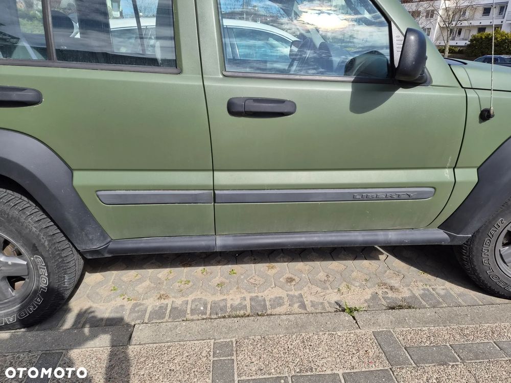Jeep Liberty - 12