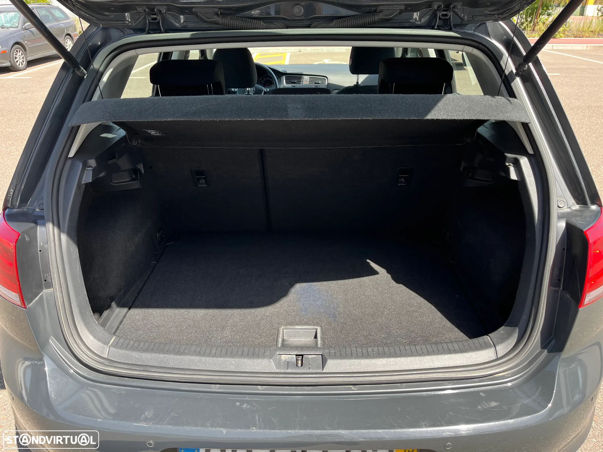 VW Golf 1.6 TDi BlueMotion Confortline - 12
