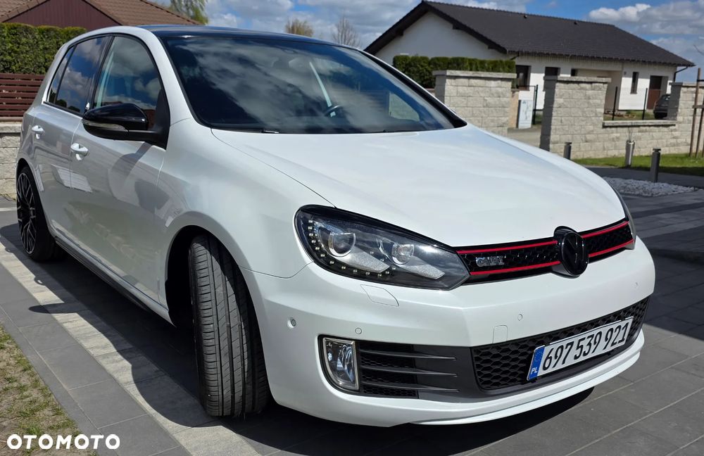 Volkswagen Golf 2.0 GTI DSG adidas - 33