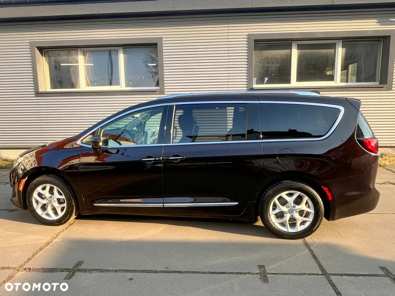 Chrysler Pacifica - 13