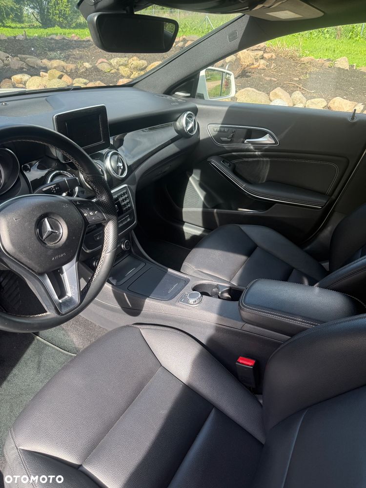 Mercedes-Benz CLA 250 4-Matic - 8