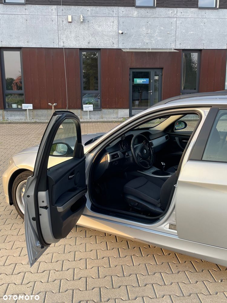 BMW Seria 3 320d - 8