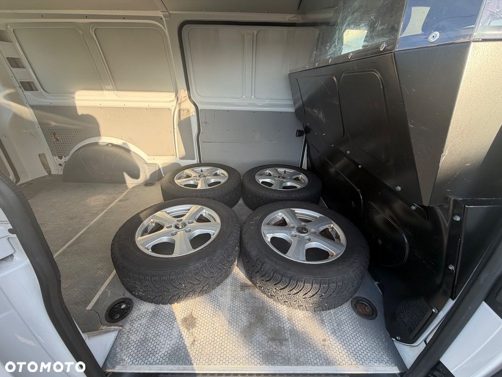 Volkswagen Transporter - 19