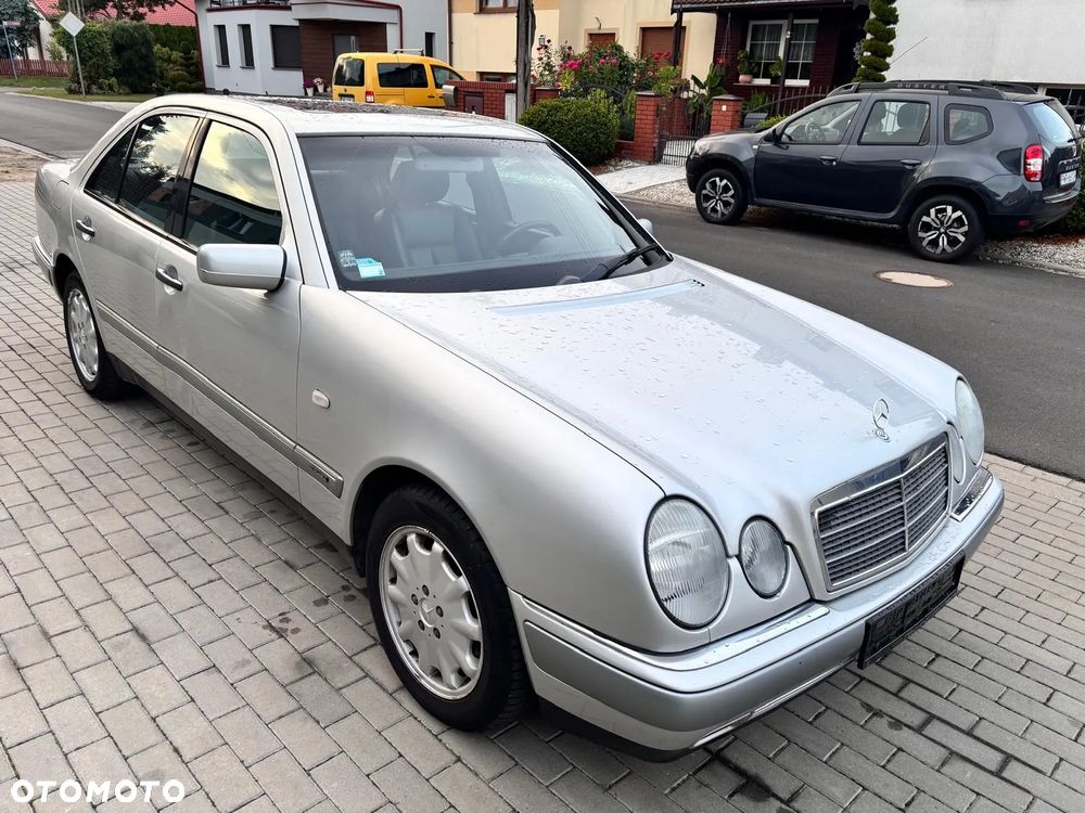 Mercedes-Benz Klasa E - 2