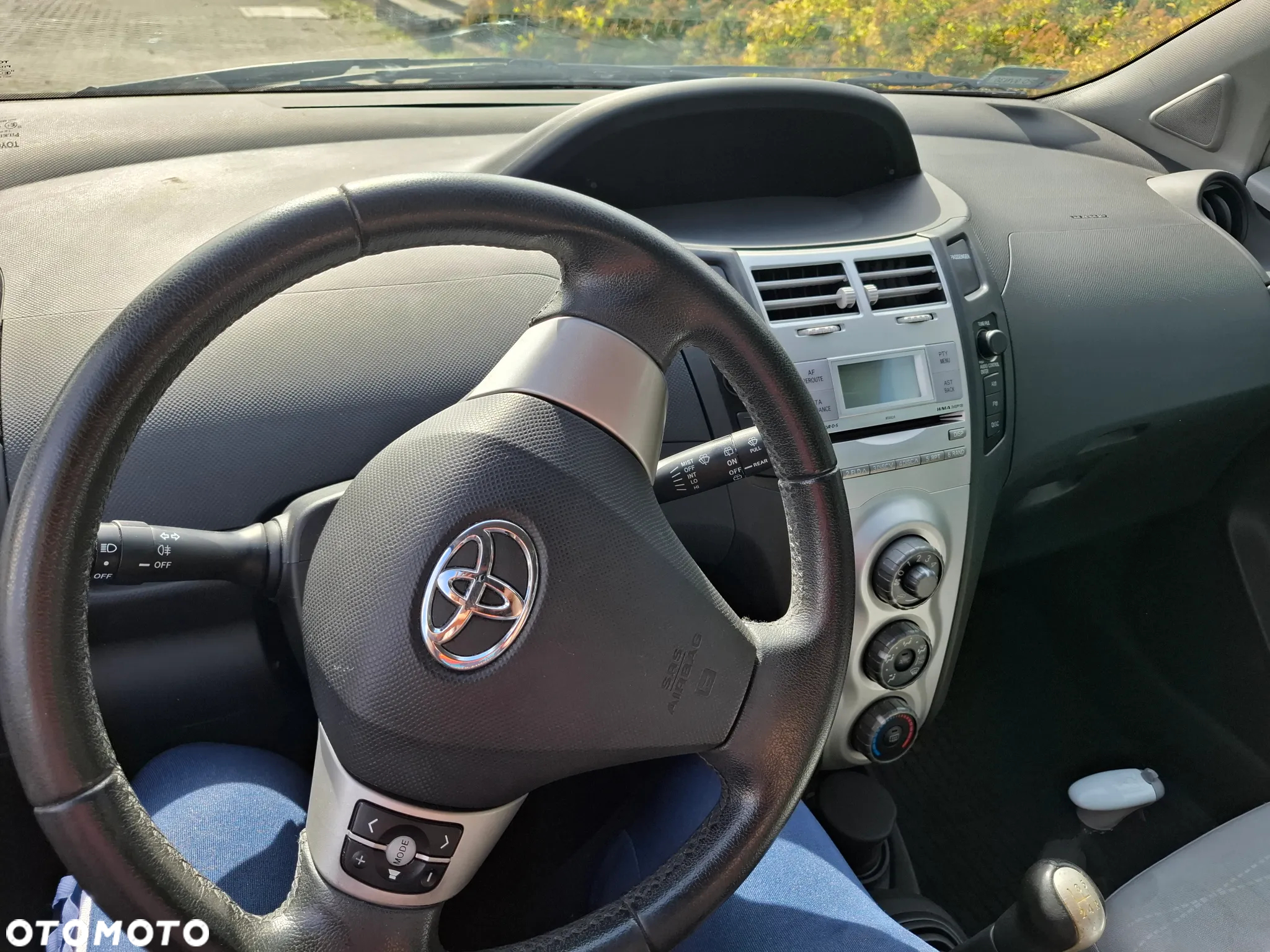 Toyota Yaris 1.3 Sol - 4