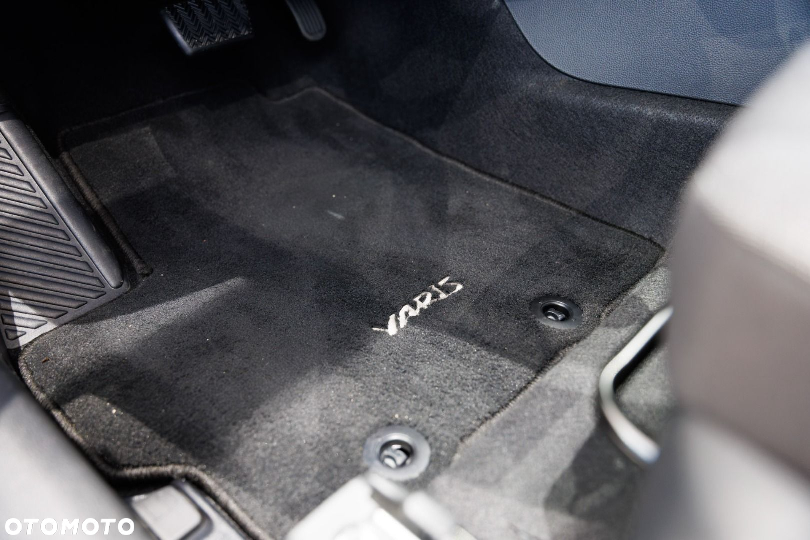 Toyota Yaris - 25
