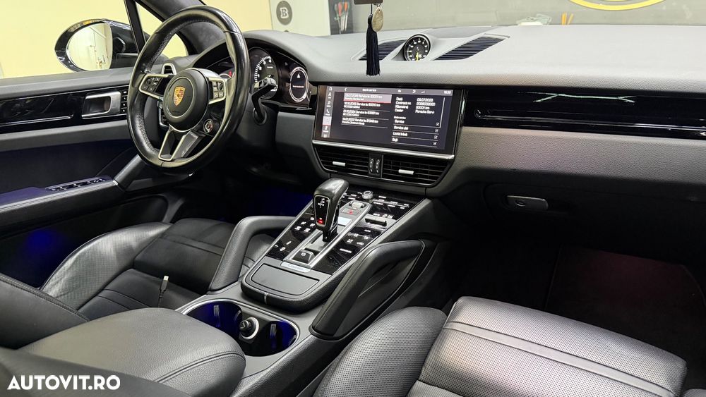 Porsche Cayenne Tiptronic S Platinum Edition - 8