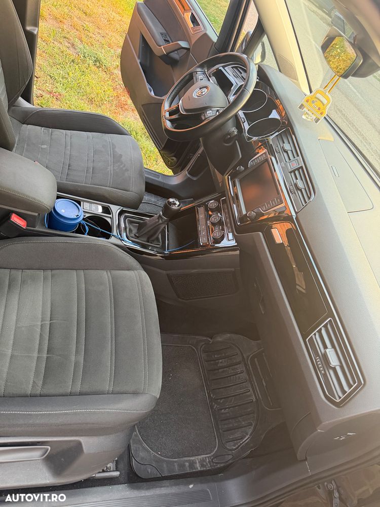 Volkswagen Touran 2.0 TDI SCR Highline - 8