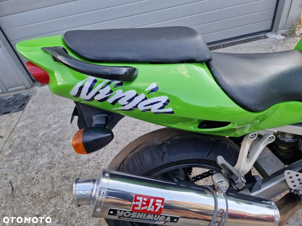 Kawasaki ZXR - 22
