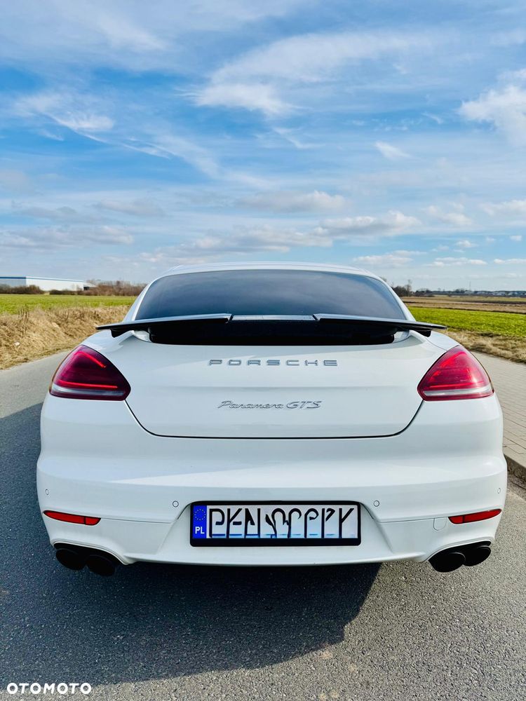 Porsche Panamera - 16