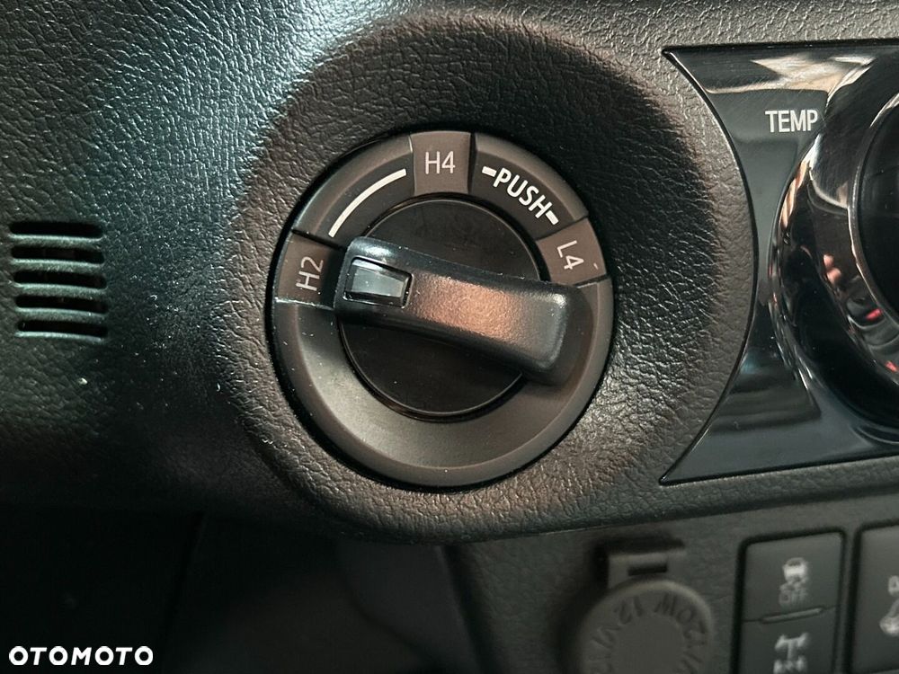 Toyota Hilux 2.8 D-4D mHEV Double Cab Invincible 4x4 - 21