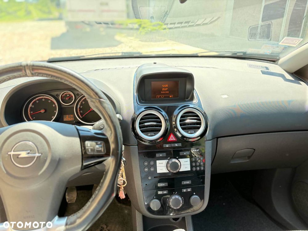 Opel Corsa 1.2 16V Cosmo - 5