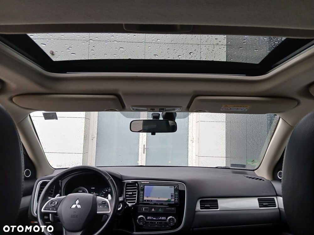 Mitsubishi Outlander - 6