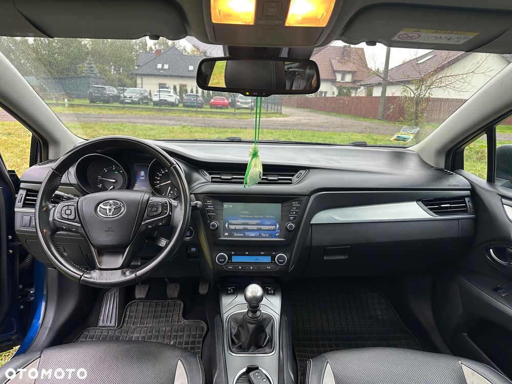 Toyota Avensis 2.0 D-4D Premium - 11
