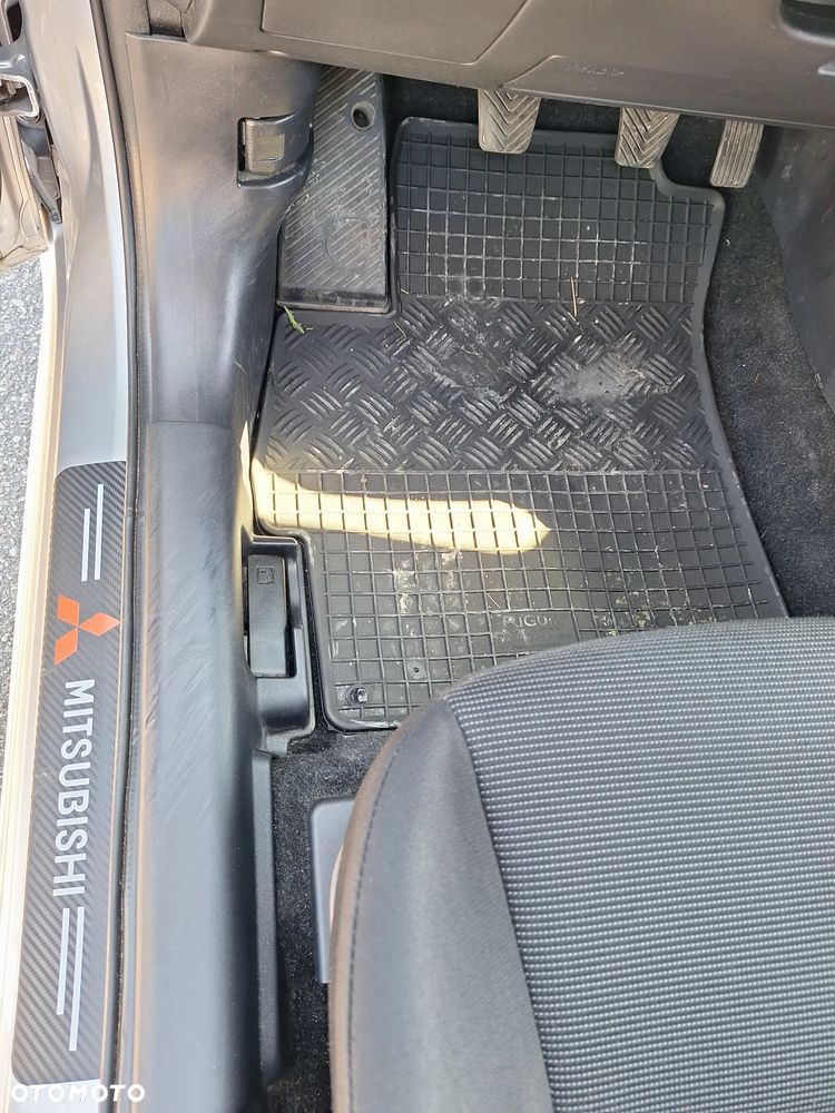 Mitsubishi Lancer 1.8 Intense - 16