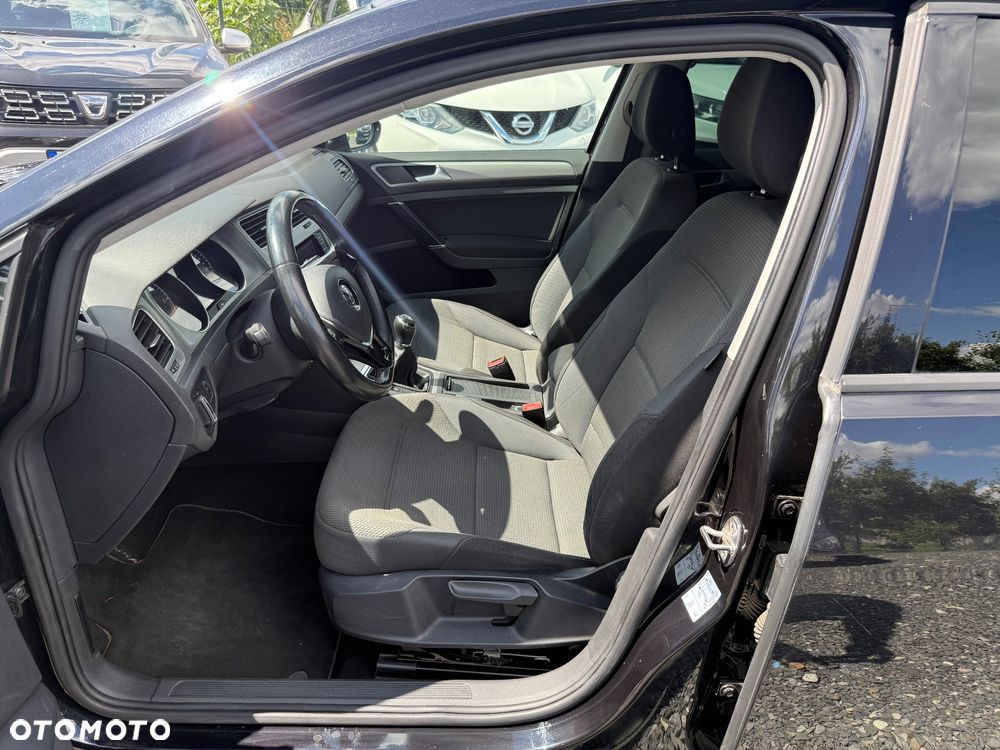 Volkswagen Golf - 15