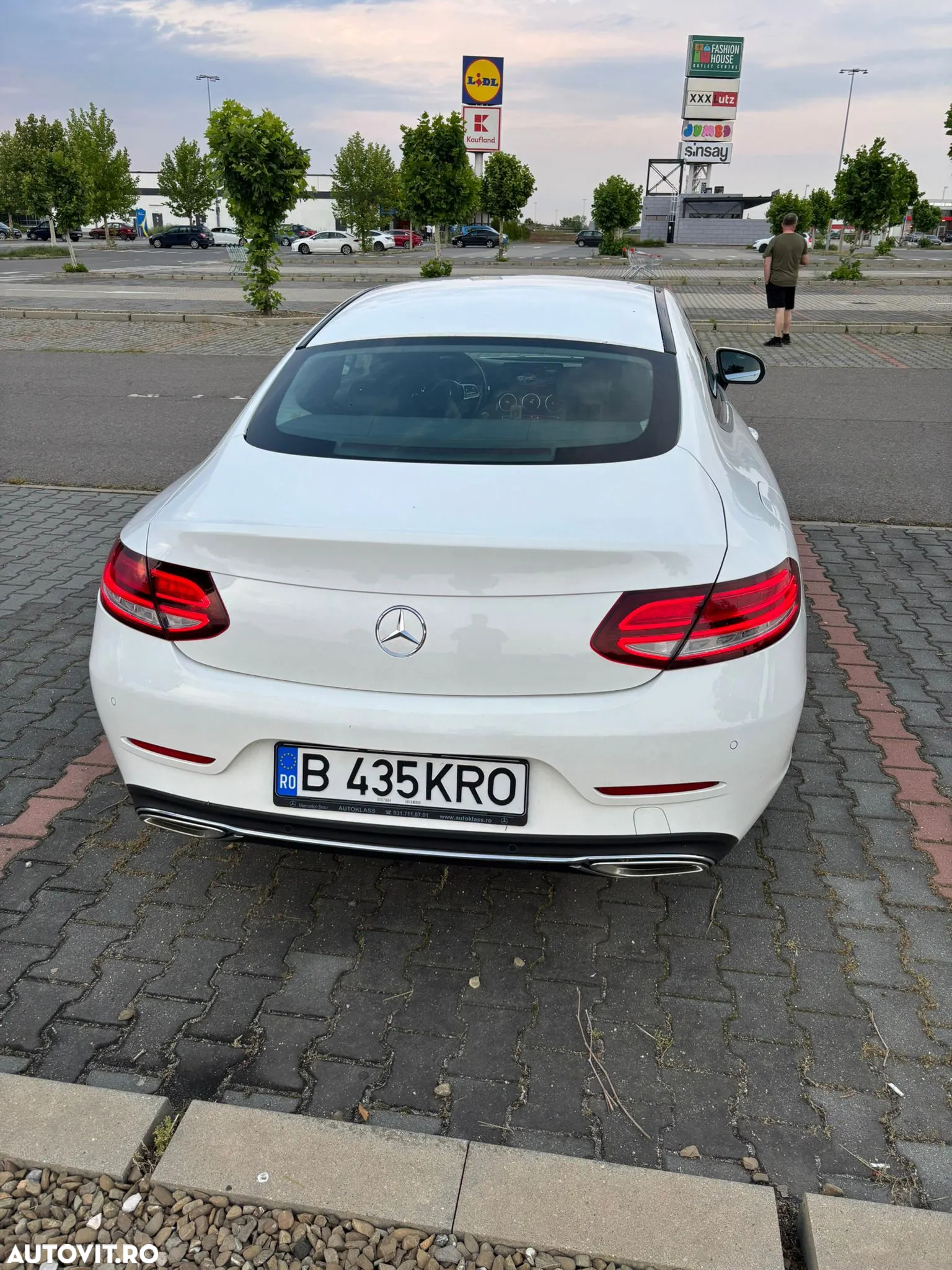 Mercedes-Benz C - 9