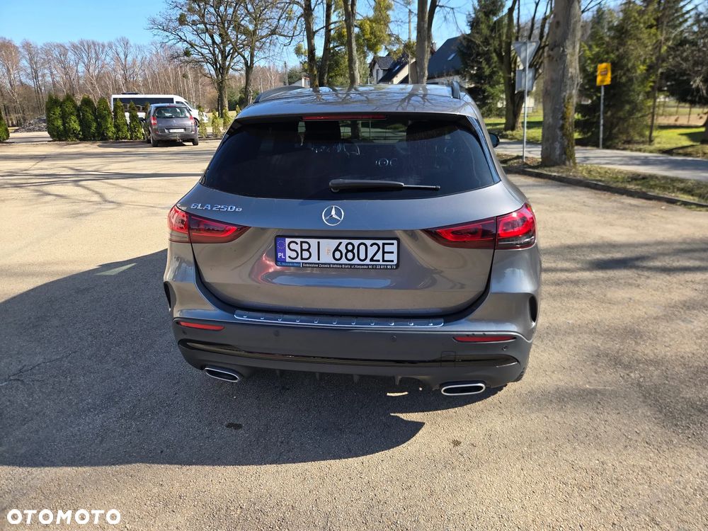 Mercedes-Benz GLA 250e AMG Line - 5
