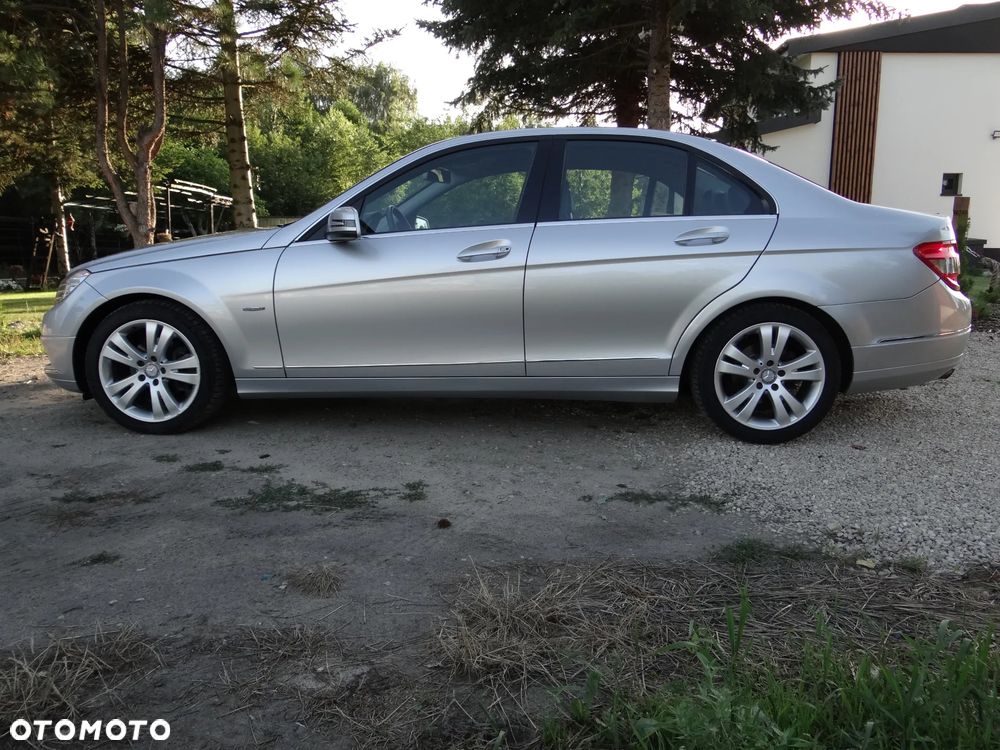 Mercedes-Benz Klasa C 180 BlueEFFICIENCY 7G-TRONIC Avantgarde - 13