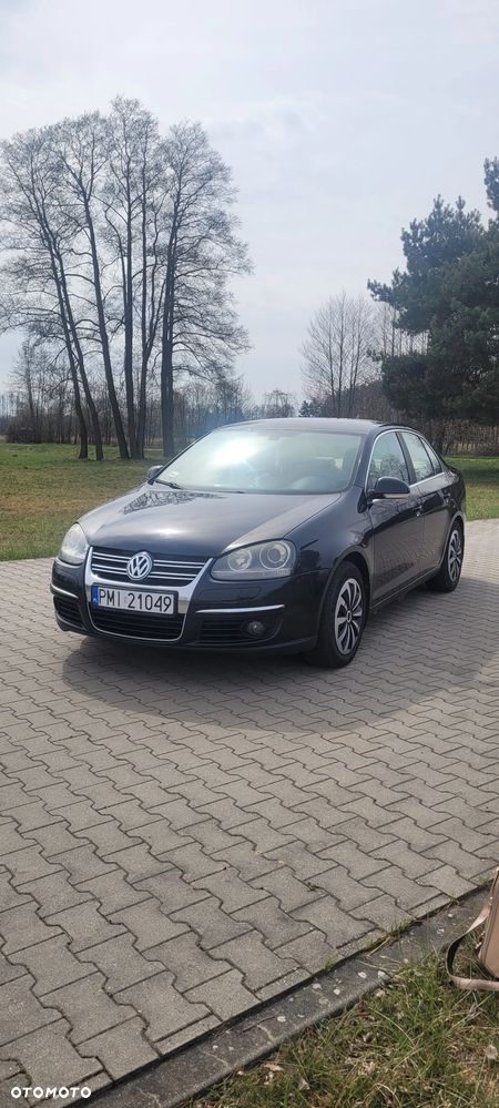 Volkswagen Jetta 2.0 TDI DSG Comfortline - 2