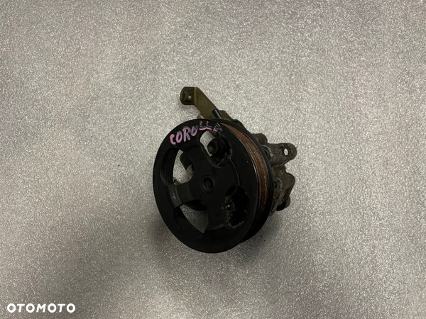 TOYOTA COROLLA E12 1.8 2.0 POMPA WSPOMAGANIA 32100