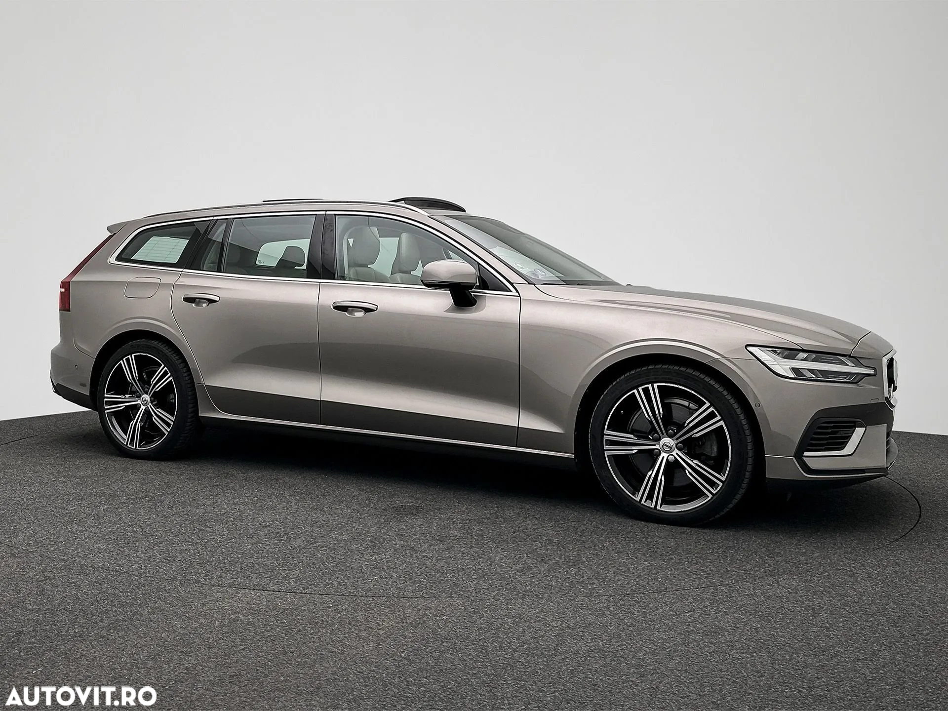 Volvo V60 T8 AWD Recharge Geartronic Inscription - 6