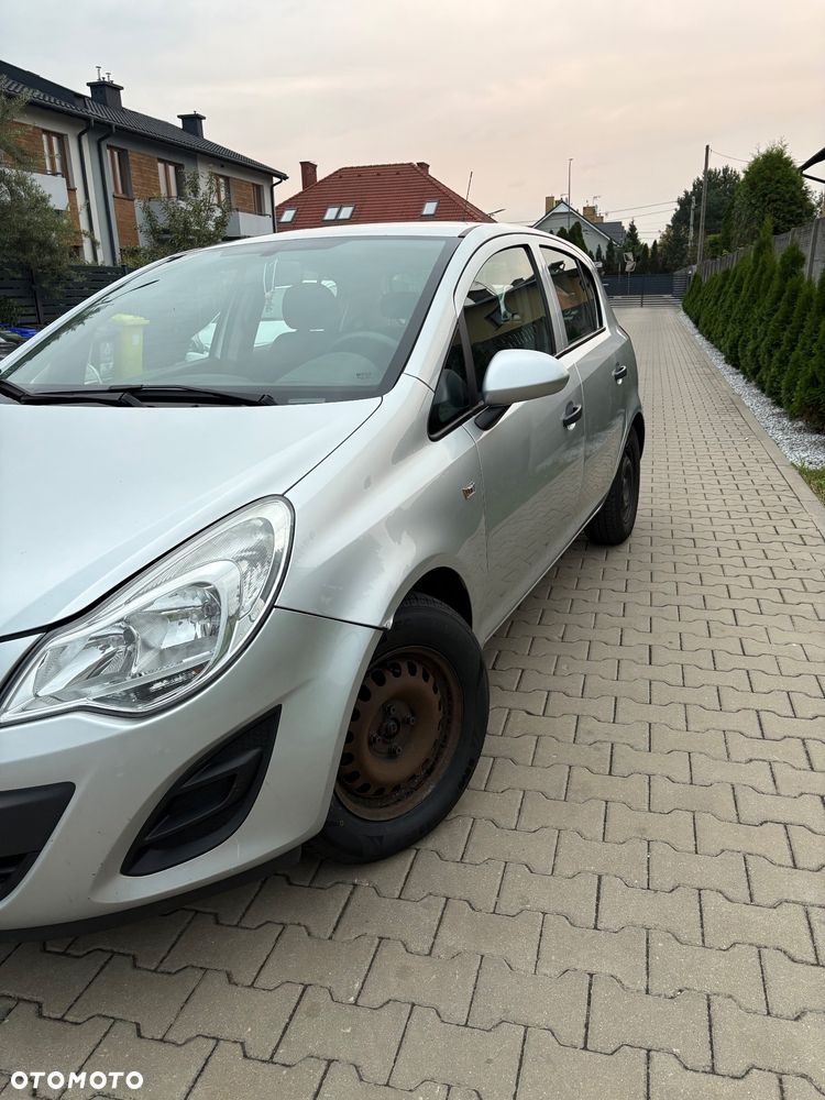 Opel Corsa 1.2 16V Essentia - 4