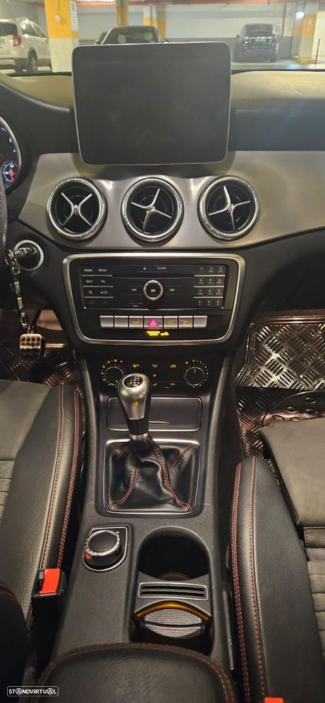 Mercedes-Benz CLA 200 d Shooting Brake AMG Line - 29