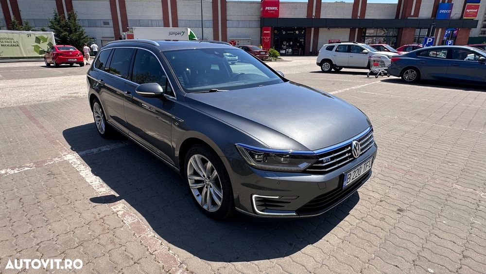Volkswagen Passat - 2