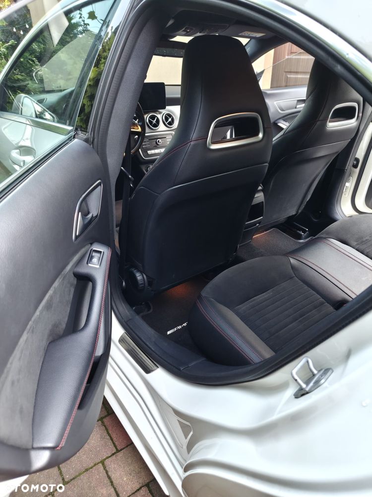 Mercedes-Benz CLA 220 4-Matic AMG Line - 20